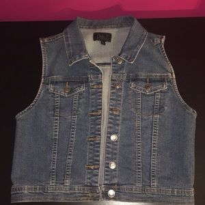 Jean Vest